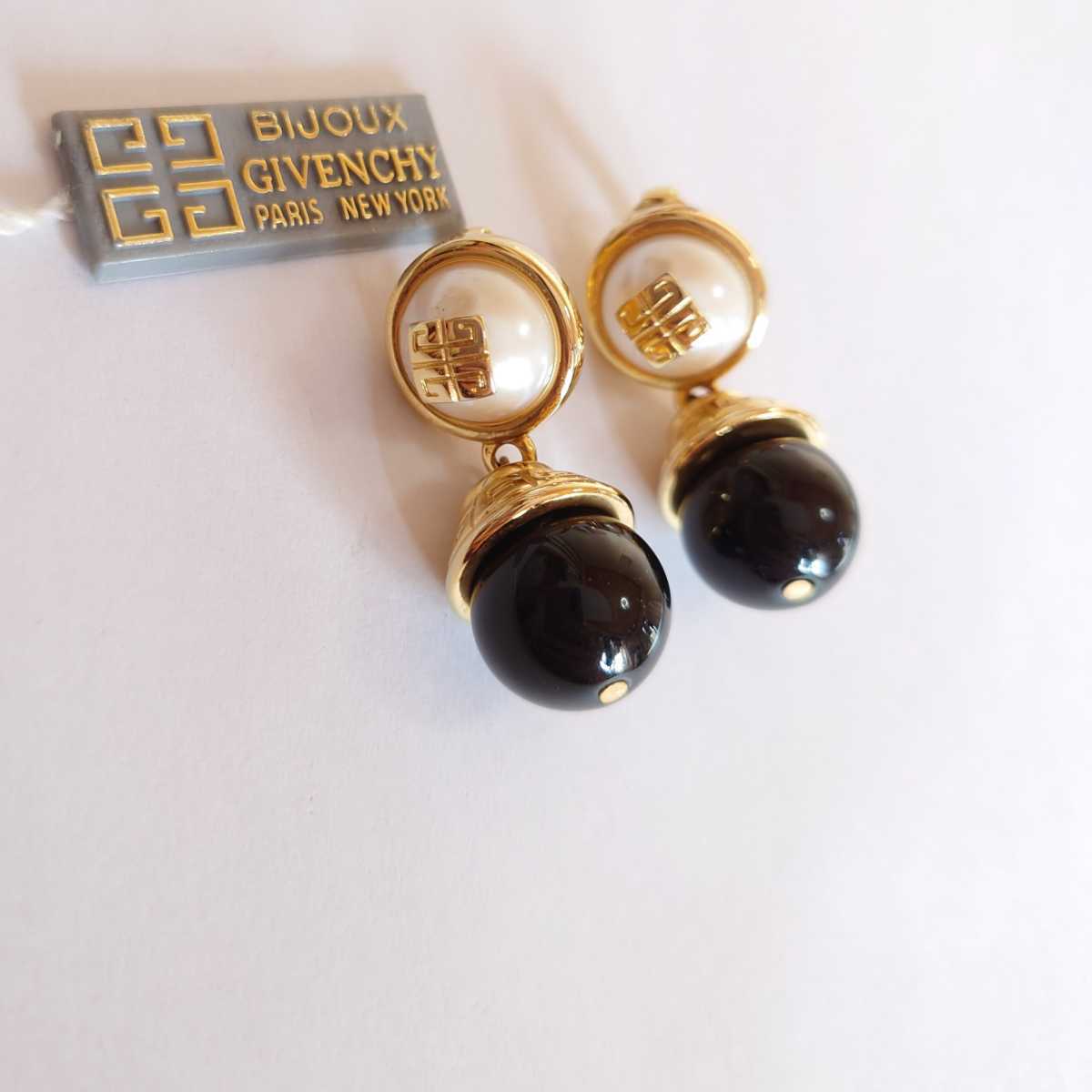 GIVENCHY ジバンシー イヤリング ブラック ゴールド色 良品 フェイク