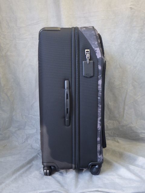 h1J174Z90 m TUMI トゥミ スーツケース キャリーケース エクスパンダブル 4ウィールパッキングケース カモフラージュ 美品 大容量