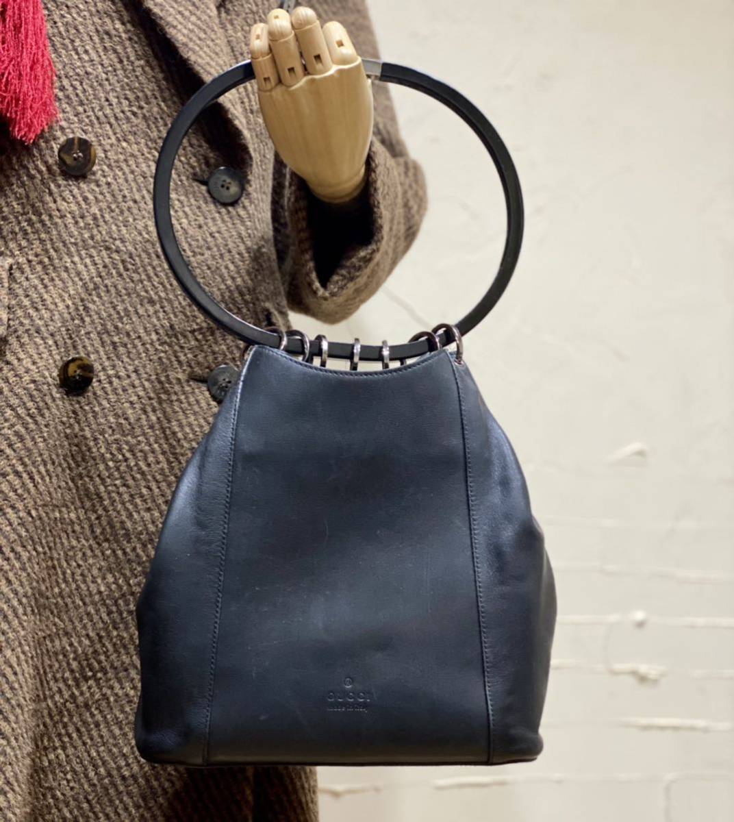 希少デザイン GUCCI ハンドバッグ プラスチックハンドル バケツ 希少デザイン GUCCI ハンドバッグ プラスチックハンドル バケツ