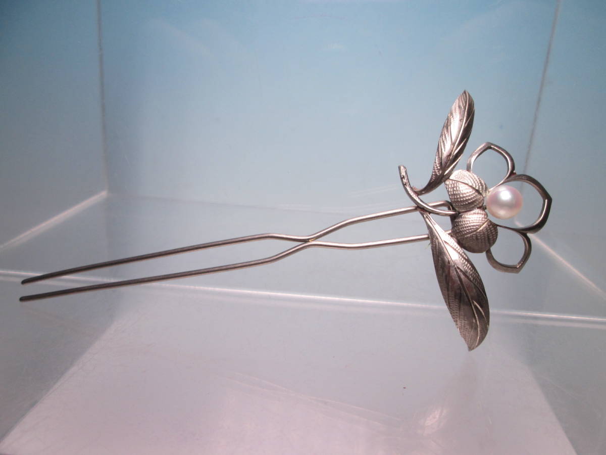 【江月】アンティーク・彫金細工 本真珠飾り 愛らしい椿の花のかんざし_画像2