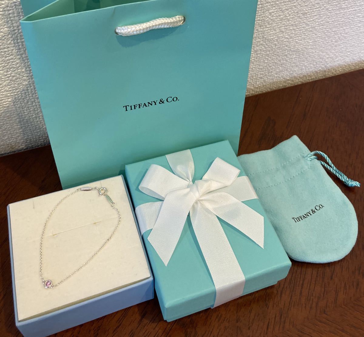 新品 正規品 ティファニー tiffany&co ブレスレット バイヤザード ピンクサファイア シルバー ケース 巾着 紙袋 リボン カラーストーン_画像6