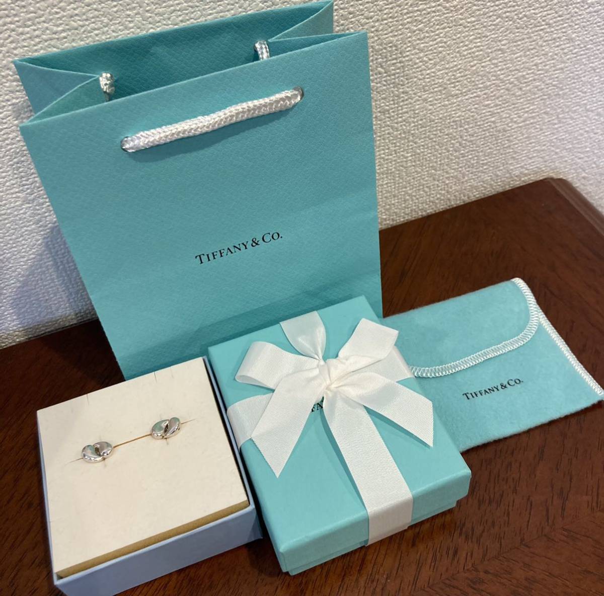 新品 未使用 正規品 ティファニー tiffany&co ピアス ディアドロップ シルバー ケース 巾着 紙袋 リボン ディアドロップ ギフト プレゼント_画像5