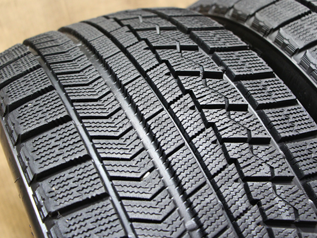 A434 BS ブリヂストン ブリザック VRX 255/40R18 95Q 4本 日本製 ベンツ W212 Eクラス AMG SLクラス R230 CLS 中古品 手渡し可能 山梨県_画像4