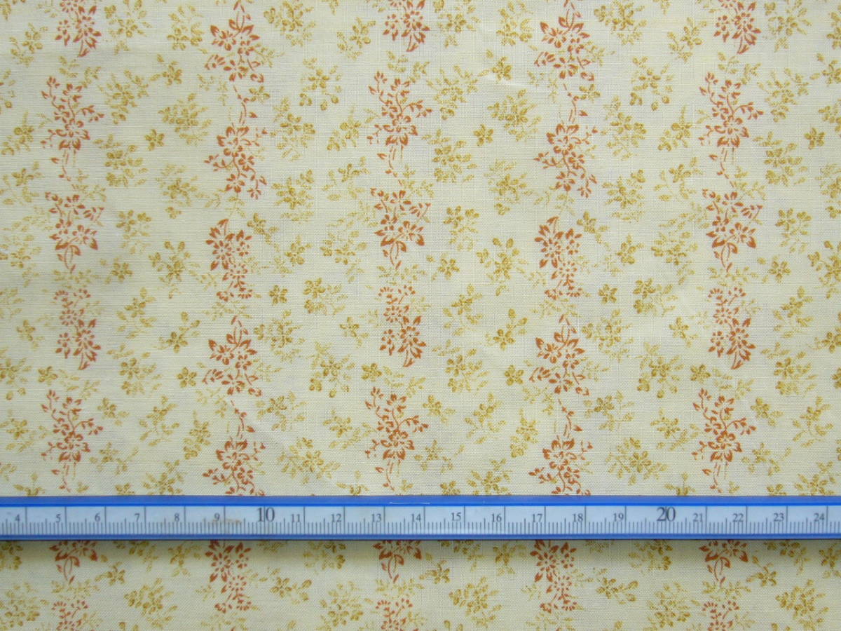 cotton* Schic . желтый цвет. маленький цветочный принт! ширина 110× длина 70.*