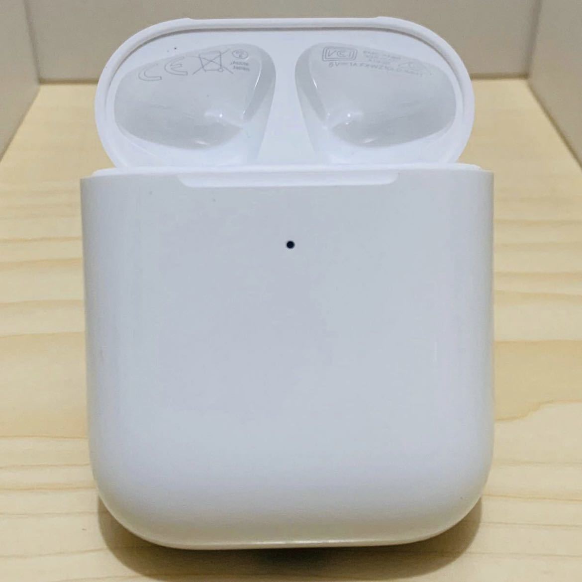 65A Apple第二世代充電ケース エアーポッズ 第2AirPods充電器 Apple