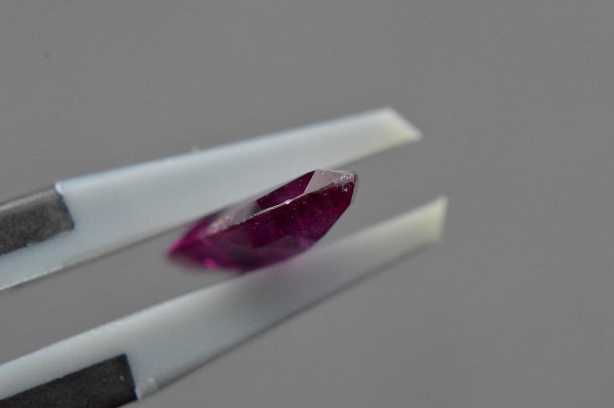 天然ルビー【コランダム】ルース　0.834ct　マーキス　CGLソーティング　宝石　ジュエリー　製品制作　石合わせ　CE-091S