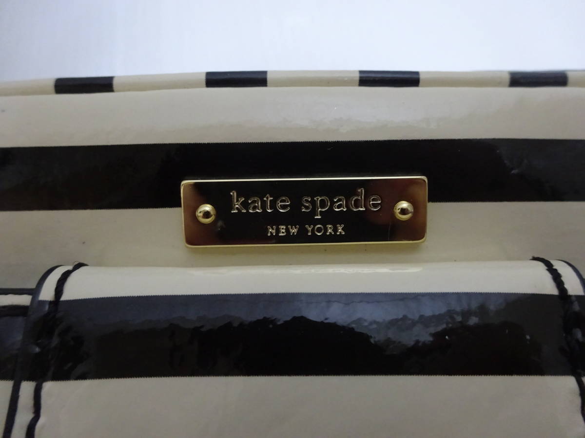 美品 kate spade new york ケイトスペード エナメルボーダーショルダーバッグ KAWA_画像4