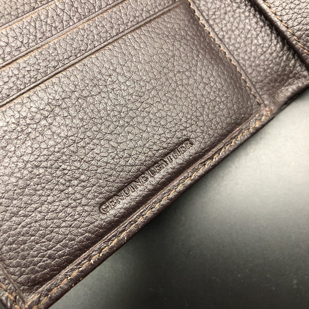 即決 GENUINE LEATHER 二つ折り財布_画像4