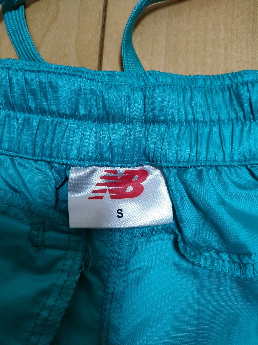 【美品】ニューバランスNew Balance レデイース ランニングパンツ ジョギングパンツ Sサイズ 水色 ショートパンツ
