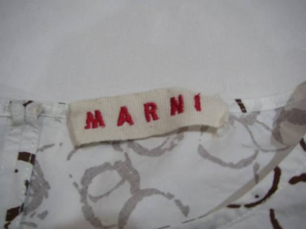 S51 MARNI マルニ柄 変わり袖ブラウスコットン 白　美品_柄もかわいいです！！