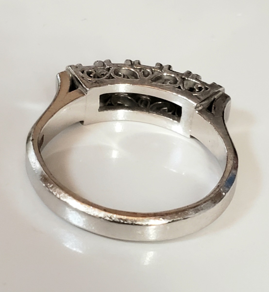 Pt850 プラチナ850天然ダイヤモンド 0.4ct 一文字リング 13号