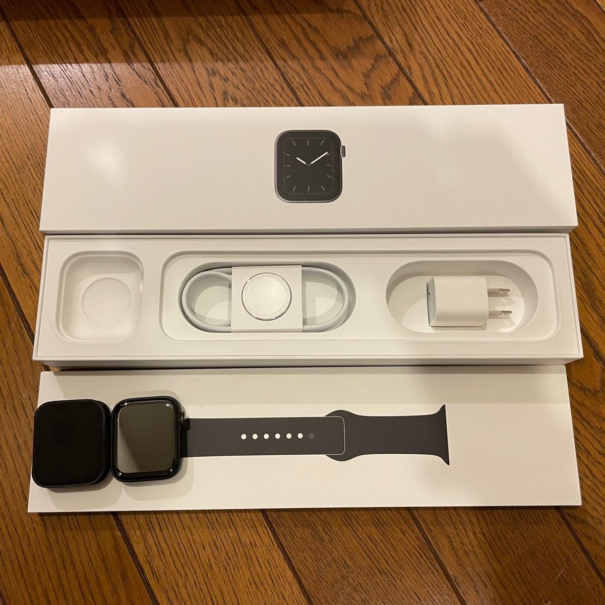 美品 Apple Watch Series 5（GPS+セルラー）44mm ステンレススチール