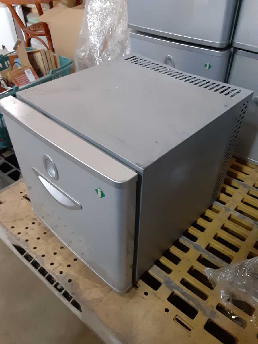 ジュージ工業 小型冷蔵庫 サイレントミニ冷蔵庫 CB21-SA1　冷蔵庫 雑貨収納　収納　家電　現状　物入れ_画像2