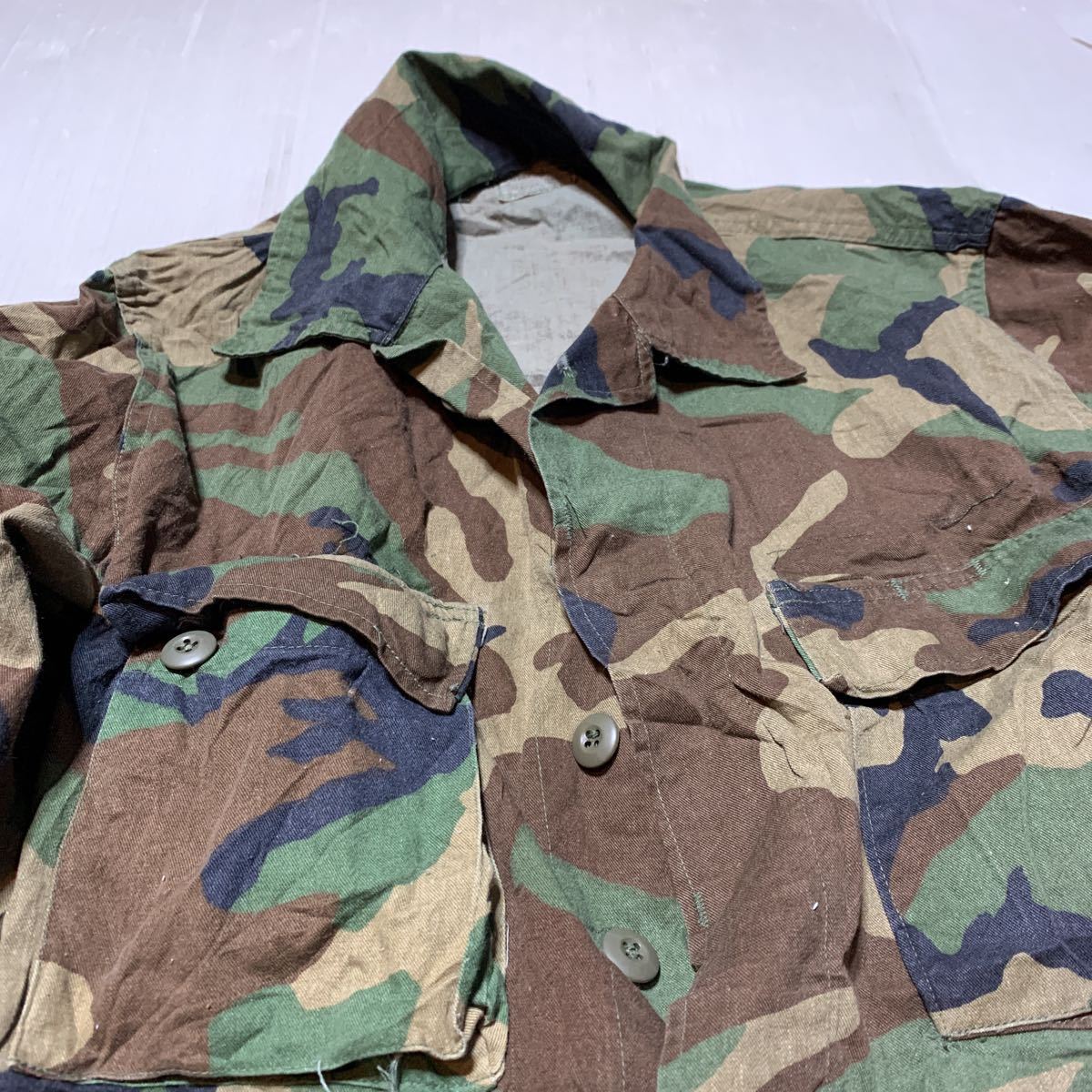 米軍放出品　実物　ノンリップ ウッドランド 迷彩　BDUジャケット LーXS 中古_画像6