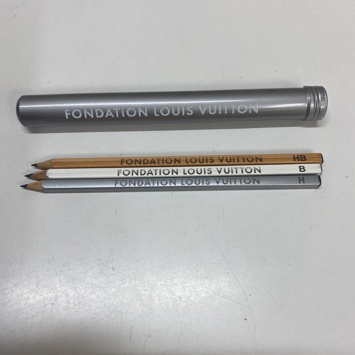 ヤフオク! - 送料無料【新品 ケース付き】LOUIS VUITTON 鉛筆