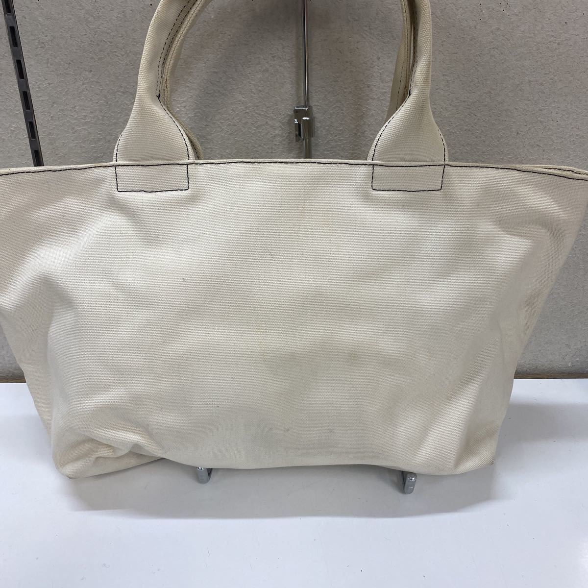 【MARC BY MARC JACOBS マークジェイコブス】STANDARD SUPPLY キャンバストートバッグ ロゴ入りハンドバッグ 大白_画像2