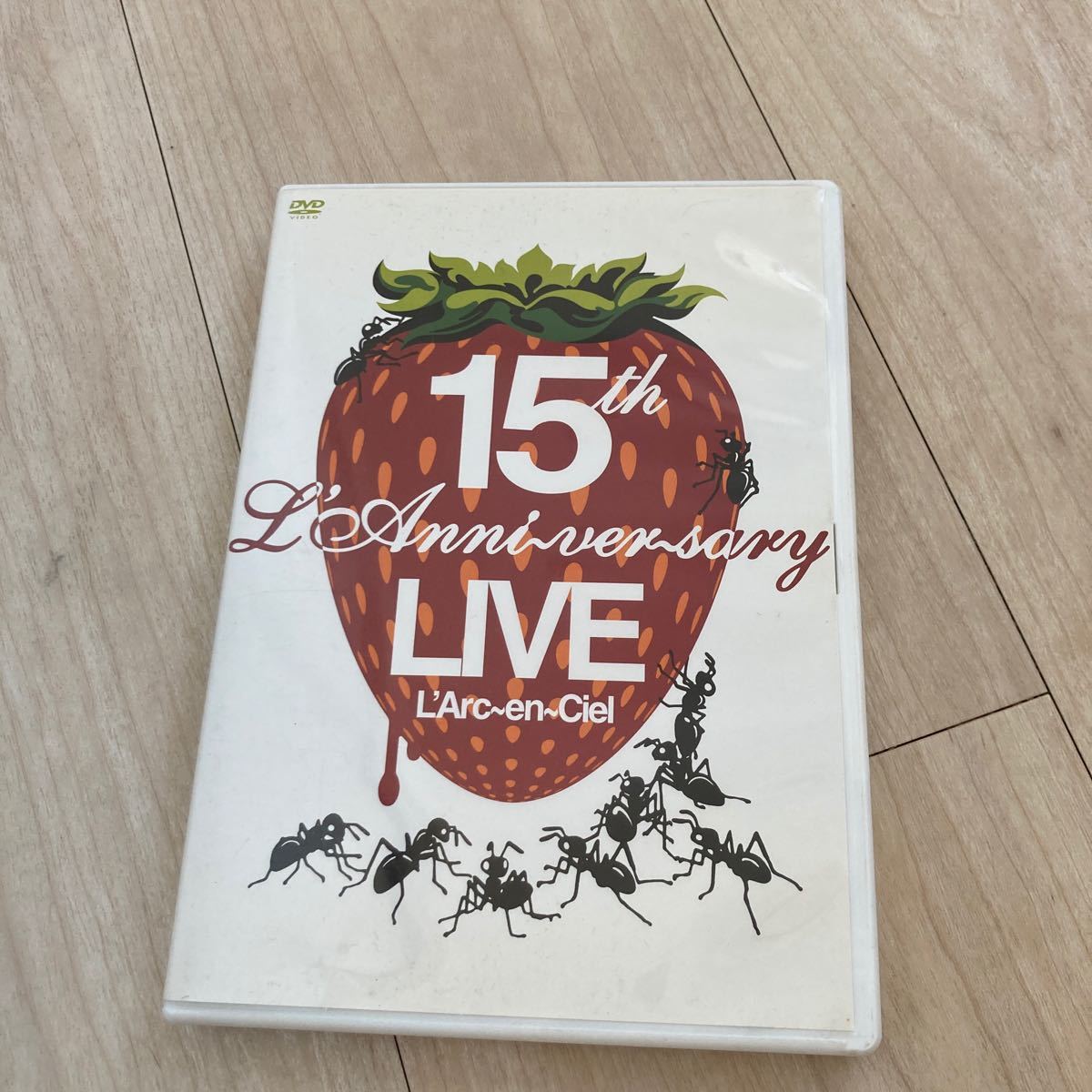 L'Arc〜en〜Ciel 15周年ラニバタオルと写真集 L'Arc〜en〜Ciel 15周年ラニバタオルと写真集 71tS8x+L4hL.jpg