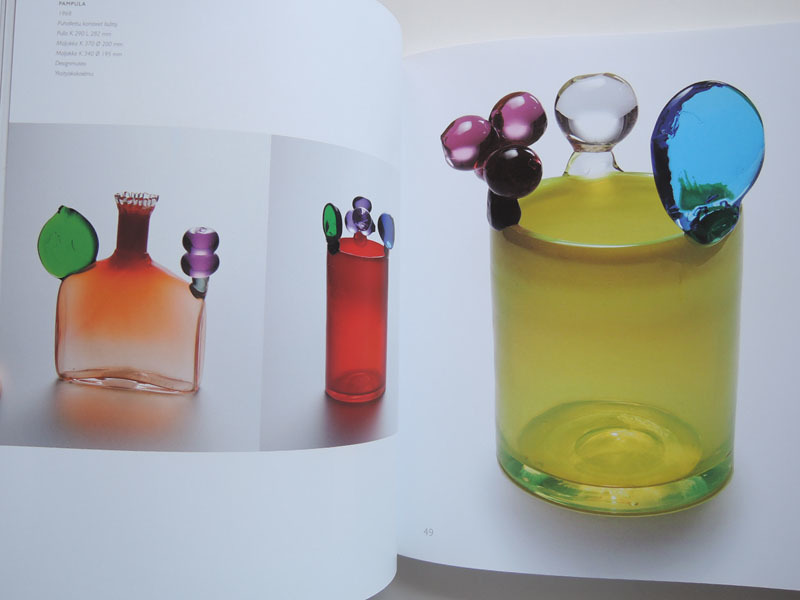 【作品集】 オイバトイッカ イッタラ バード 本 Oiva Toikka iittala bird by toikka 売り出し半額 バード イッタラ 作品集 オイバ・トイッカ 美品 ❀︎希少⭐︎バード本 洋書