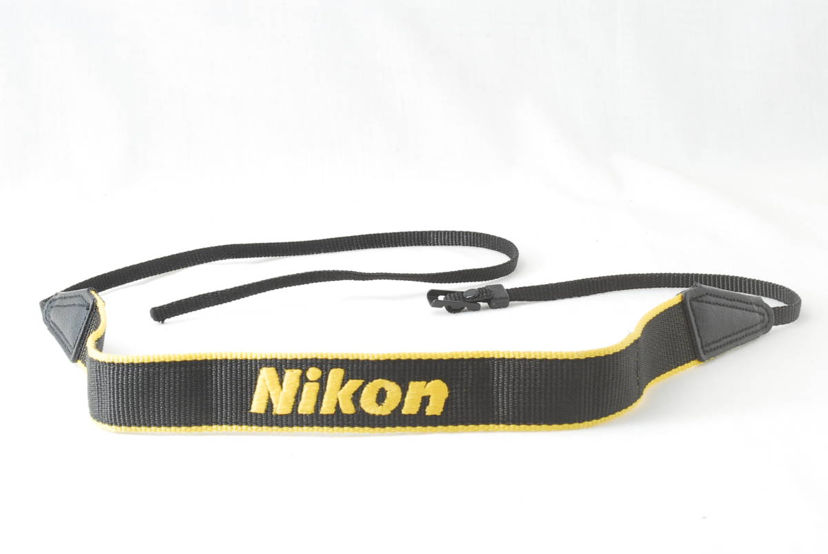 ☆新品同様☆Nikon ニコン カメラ ストラップ 刺繍文字 黒色(ブラック