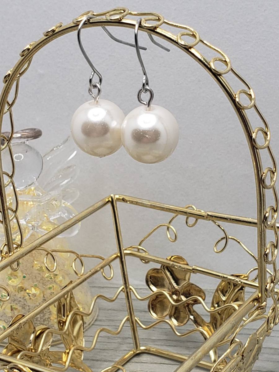 ★ハンドメイド イヤリングorピアス 250 樹脂フック・バネ(クリップ)式イヤリング金具など変更無料 パール★_画像1