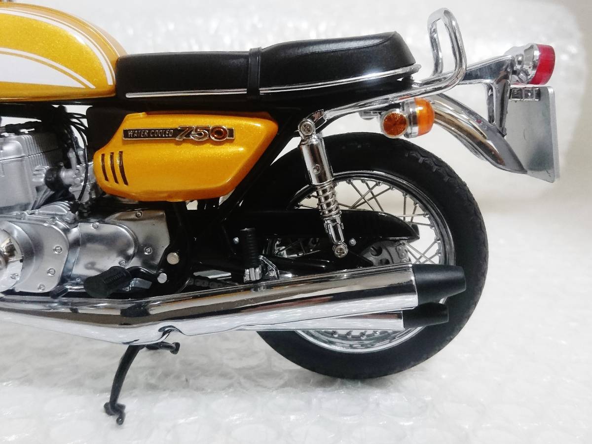 展示品+廃盤品　MINICHAMPS　Classic Bike Series　No.5　1/12　Suzuki GT 750J　Water Cooled　1972　ミニチャンプス　スズキ_画像3