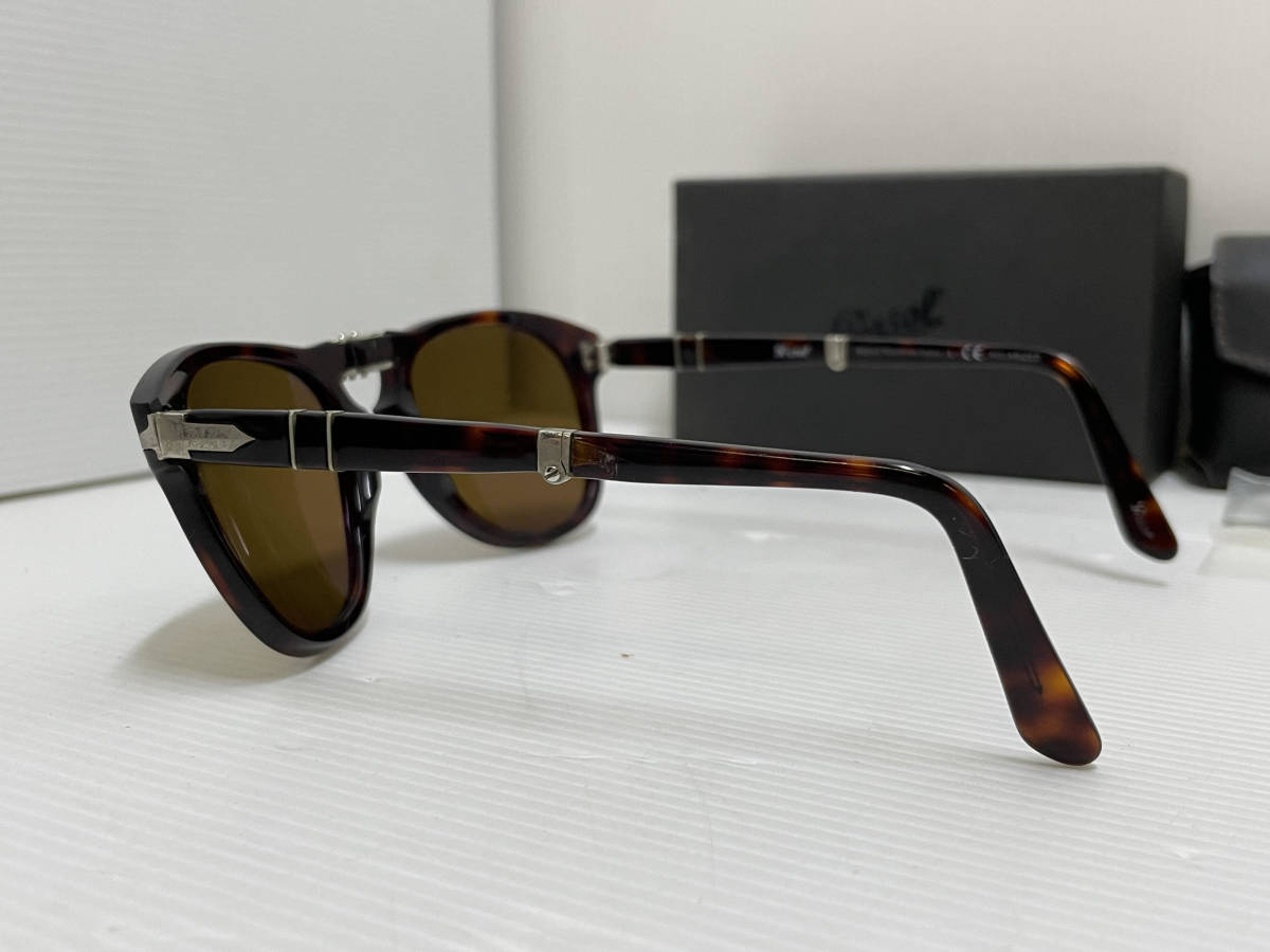 AT542★中古現状品 Persol ペルソール イタリア製 折りたたみサングラス★714 24/57★替レンズ付★キズ・傷み有_画像4