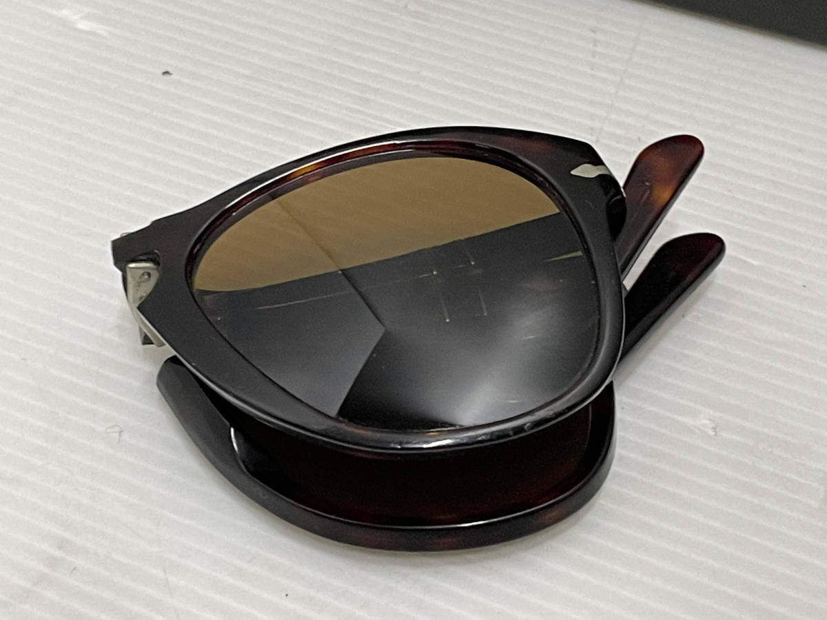 AT542★中古現状品 Persol ペルソール イタリア製 折りたたみサングラス★714 24/57★替レンズ付★キズ・傷み有_画像10