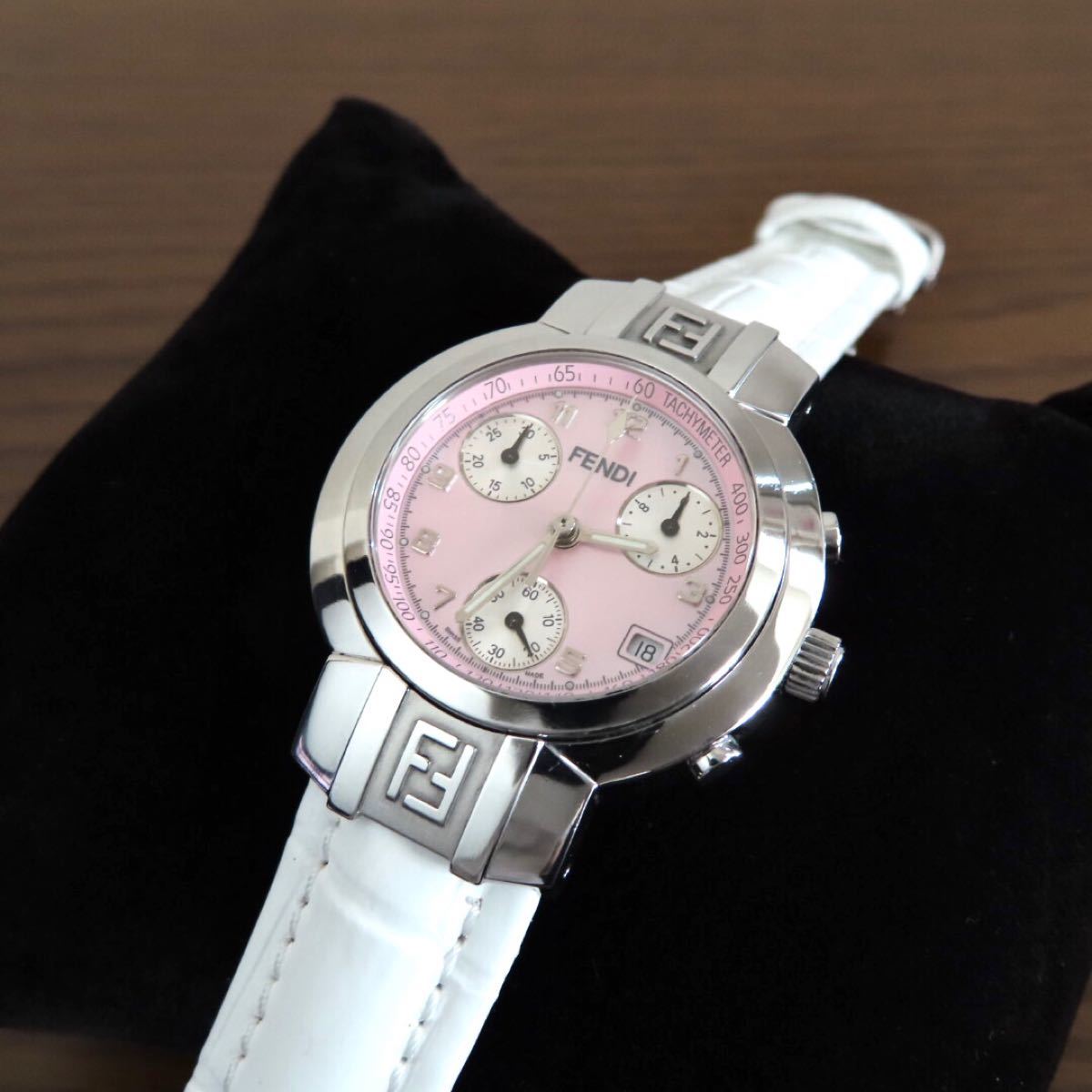 美品 4500L FENDI フェンディ 時計 ピンクシェル レディース