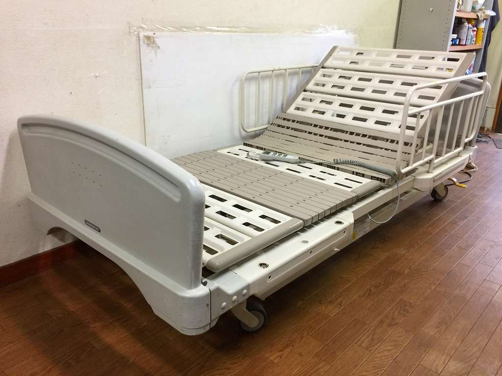 完動品 パラマウントベッド ３モーター式 電動ベッド 電動介護ベッド 