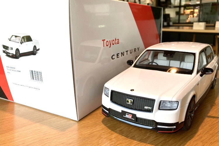 京商 SAMURAI 1/18 トヨタ センチュリー GRMN ホワイト Toyota Century　産業技術記念館のショップ限定のスペシャルパッケージ