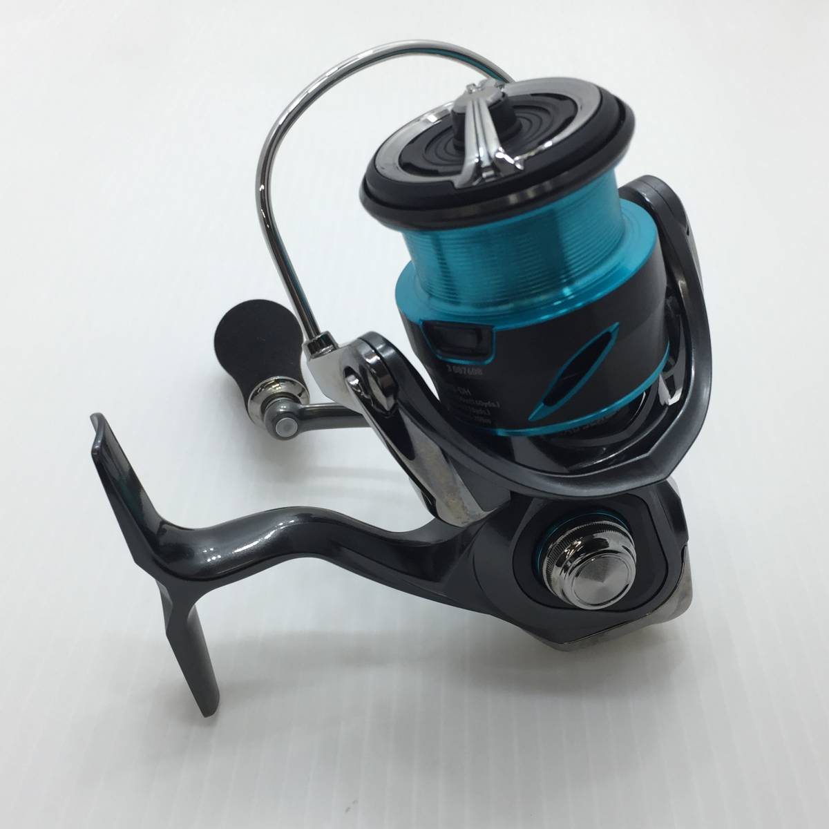 □ 未使用 ダイワ 21 エメラルダス AIR LT 2500-DH スピニング リール