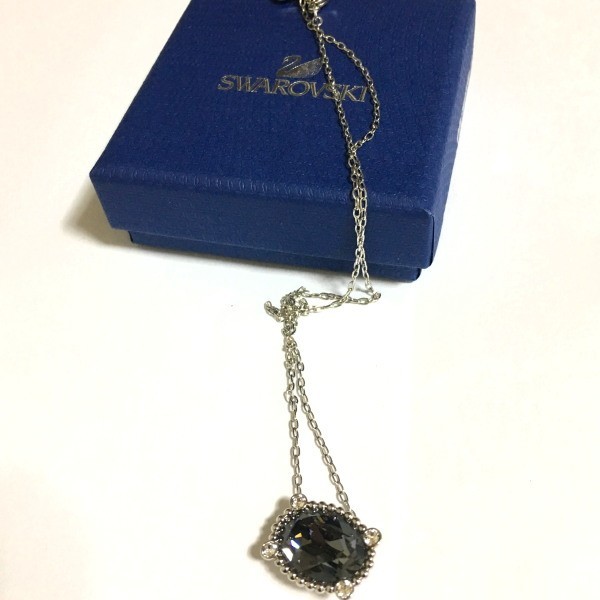 SWAROVSKI スワロフスキー 黒 ラインストーン 箱付 未使用品 シルバー