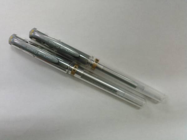 三菱鉛筆 シグノ太字水性ボールペン 銀 2本 product details | Proxy