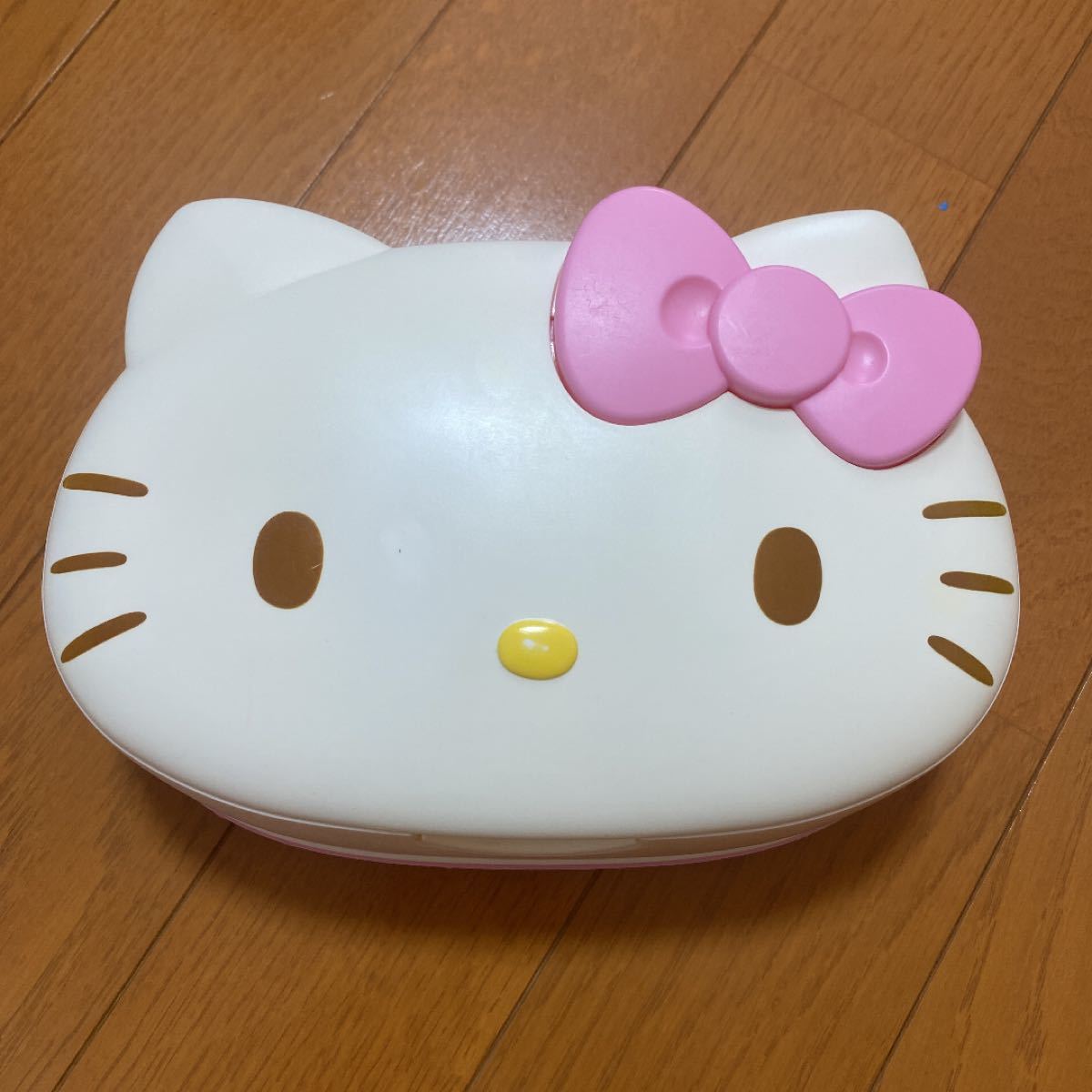 サンリオ ハローキティ ウェットティッシュ おしりふきケース サンリオ ハローキティ ウェットティッシュ おしりふきケース