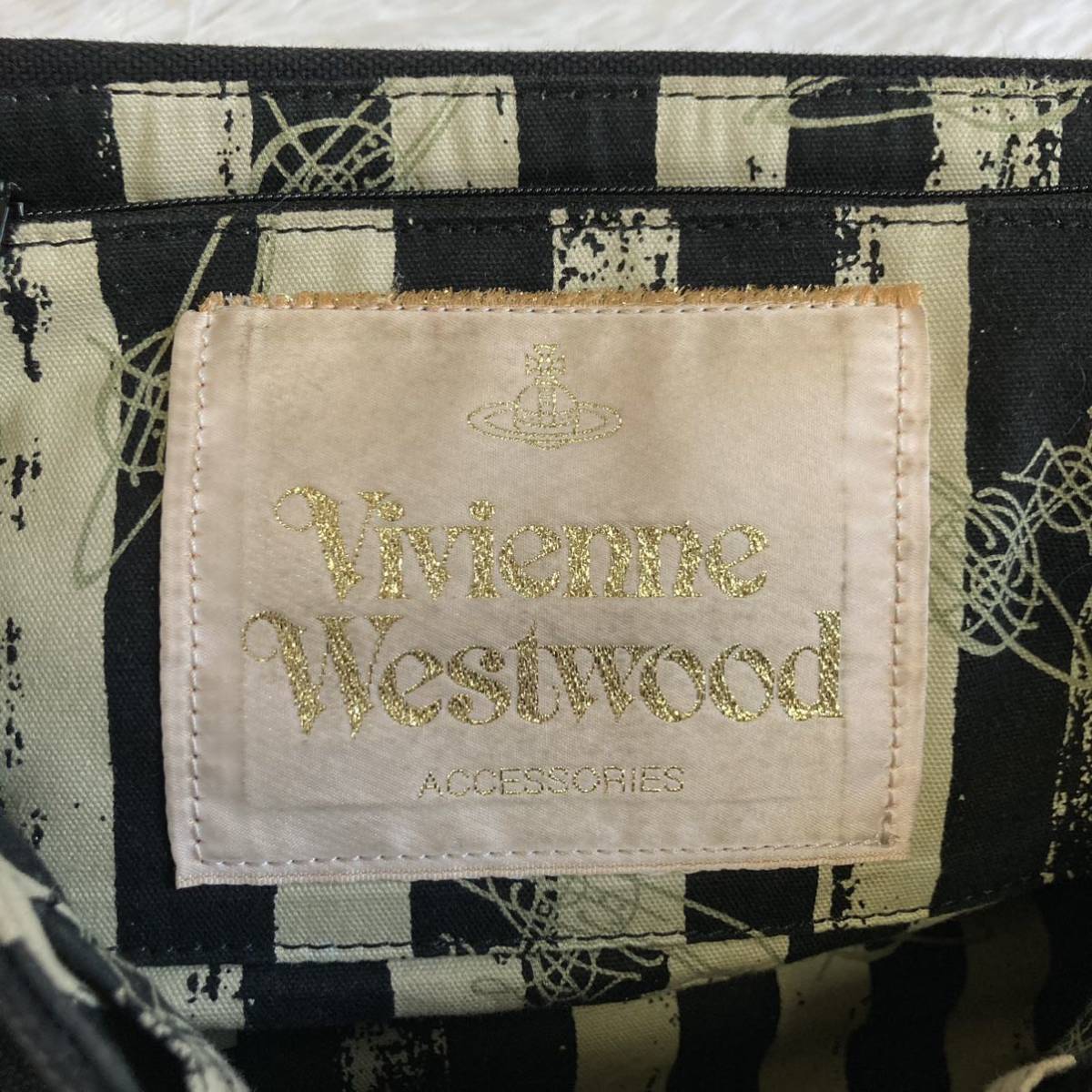 【美品】Vivienne Westwood ヴィヴィアンウエストウッド エッジウェア ショルダーバッグ オーブ ゴールド金具 キャンバス ブラック 黒