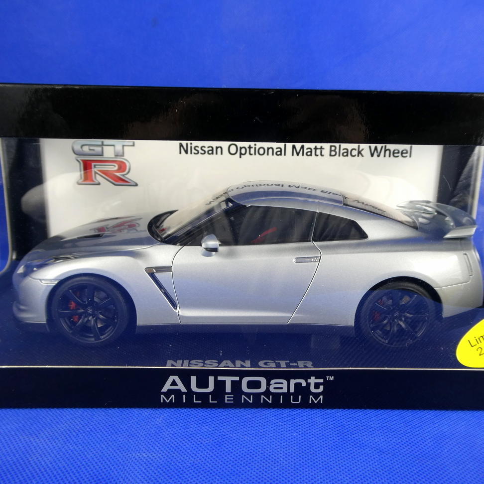 日産GT-R☆ミニカー☆オートアート☆ミレニアム☆リミテッド