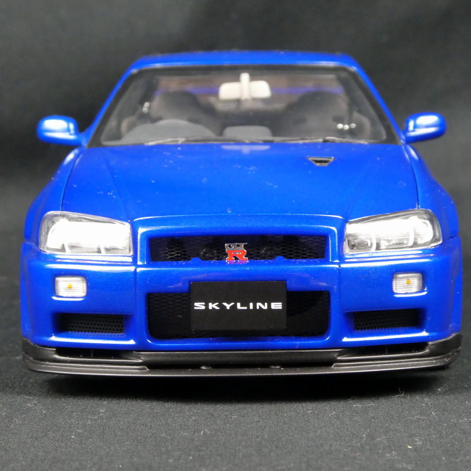 スカイラインという名を冠した最後のGT-R★R34★スカイラインGT-R★V-SPECⅡ★SKYLINE　GT-R★ミニカー★オートアート★１/１8★送料無料_画像1