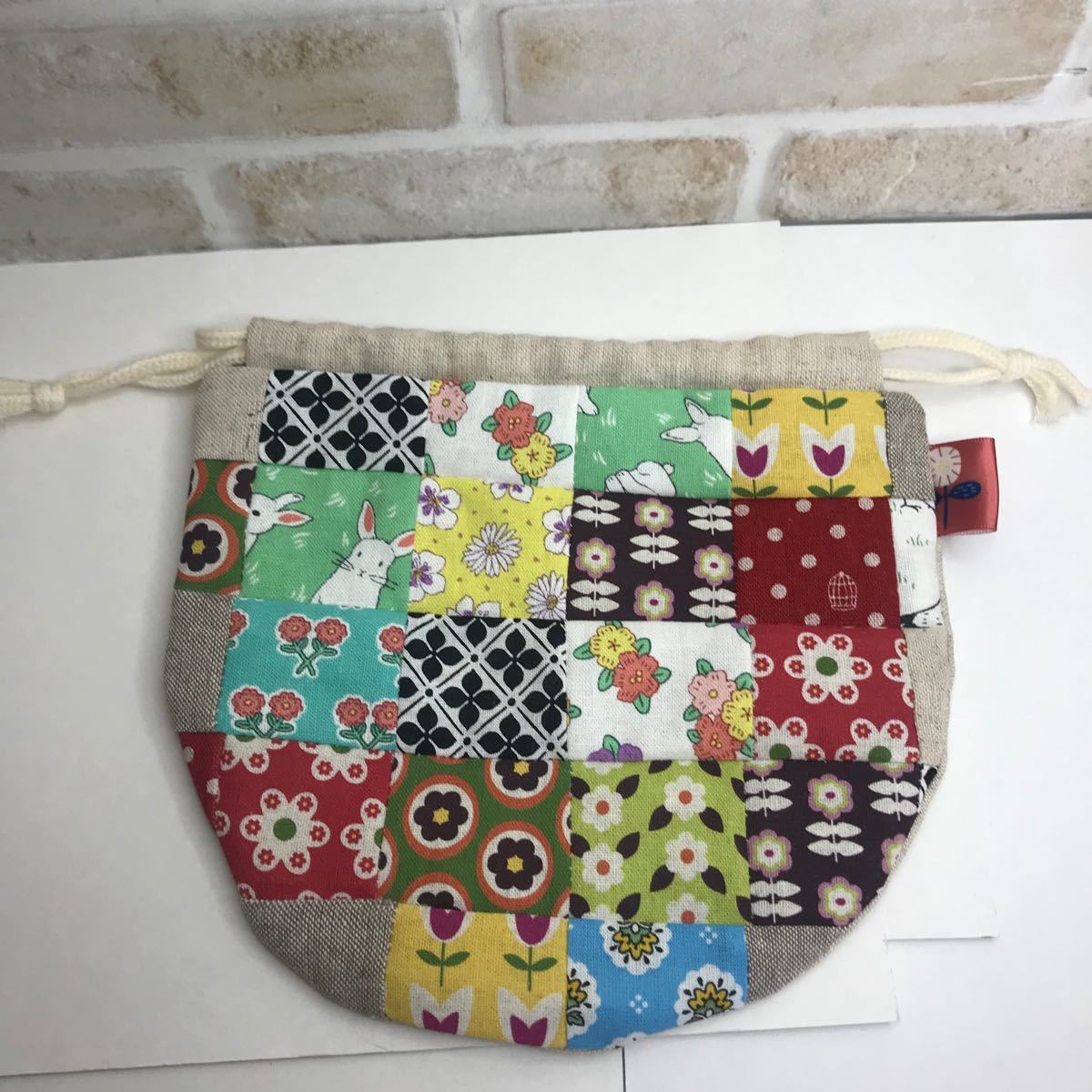 巾着袋 ハンドメイド 丸型パッチワーク|Yahoo!フリマ(旧PayPay 巾着袋 ハンドメイド 丸型パッチワーク|Yahoo!フリマ(旧PayPay