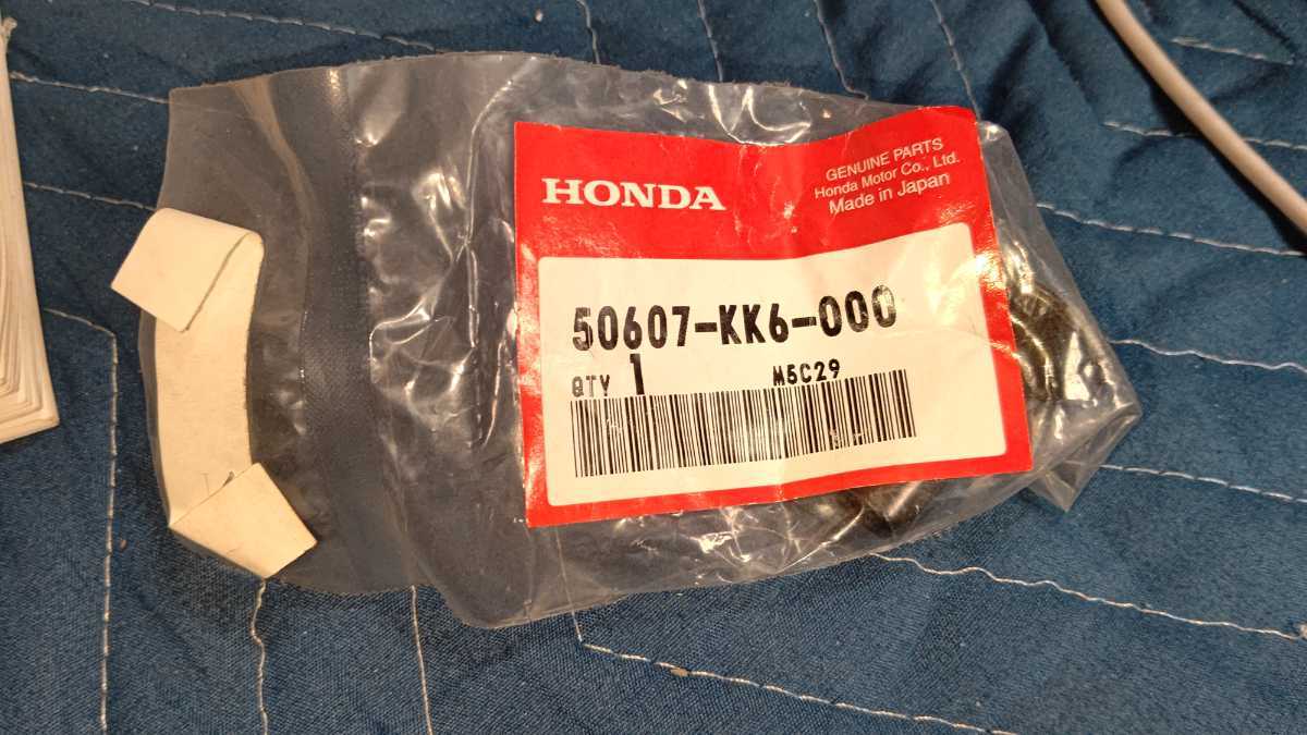 ホンダ 純正 未使用 CBX125F マウントラバー カラー 50607-KK6-000 JC11 VTR250 VT250F CB-1 HONDA_画像1