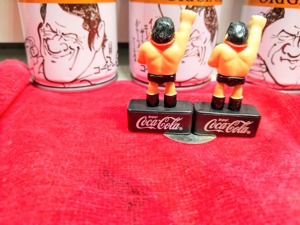  Anne tonio. tree autograph autograph towel embroidery entering figure can coffee Coca * Cola magnet . tree set 