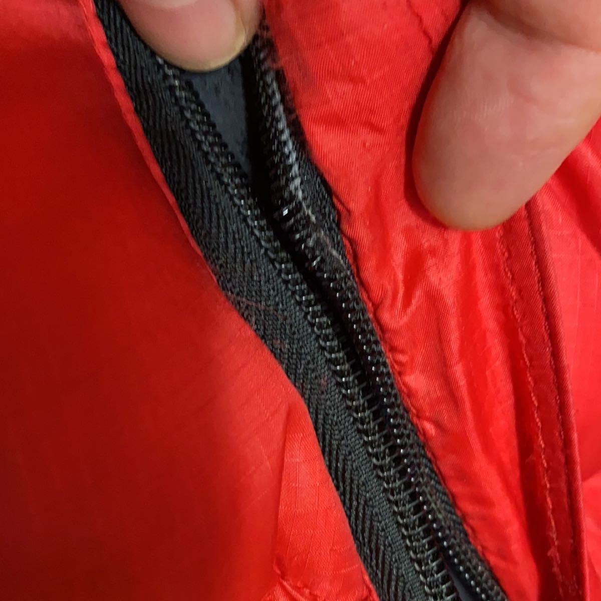 THE NORTH FACE ノースフェイスヌプシダウン 赤黒 ダウン THE NORTH FACE ノースフェイスヌプシダウン 赤黒 ダウン
