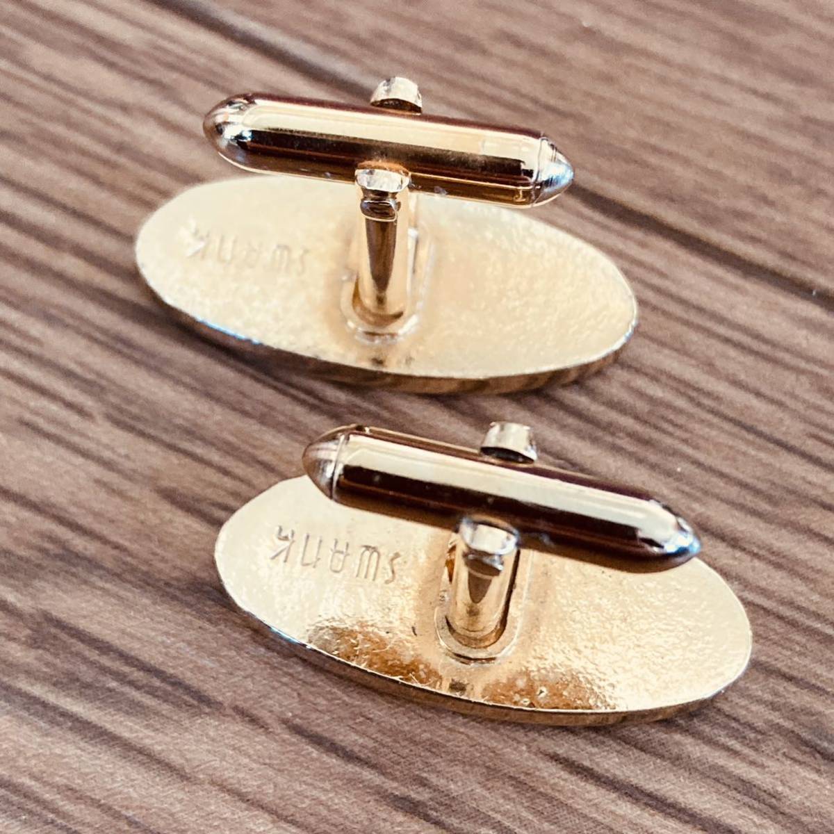  free shipping US Vintage cuff links SWANKs one k leaf Gold tone cuffs button 