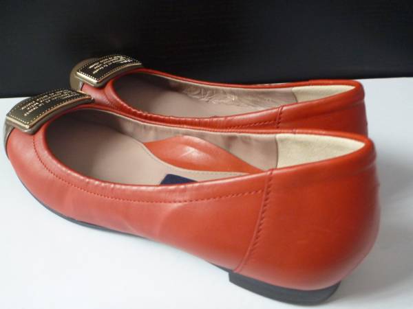 2.5 ten thousand new goods TALANTON by DIANA feeling of luxury Diana red series Gold pumps 