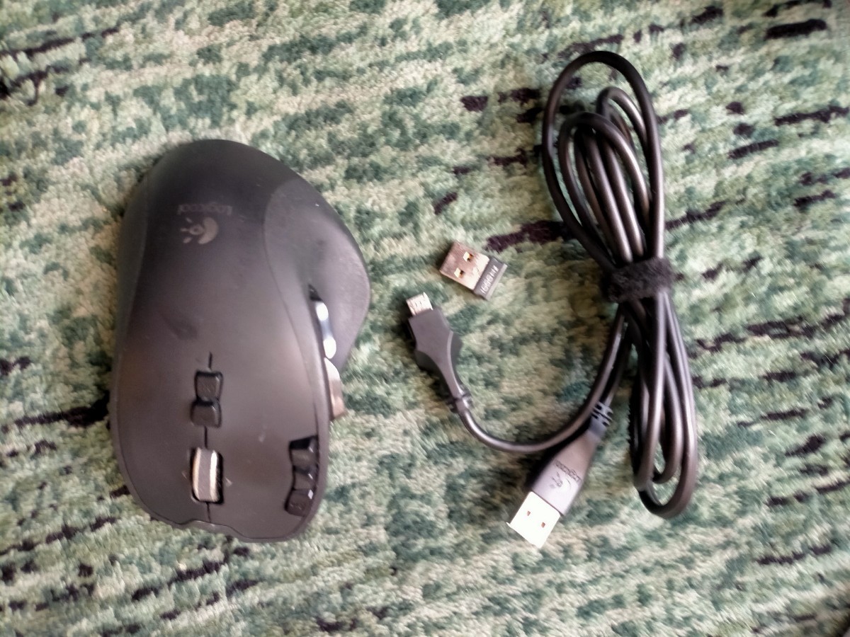 Logicool G700 ゲーミングマウス ワイヤレスレーザーマウス 充電池式 高性能レーザーセンサー 動作品 