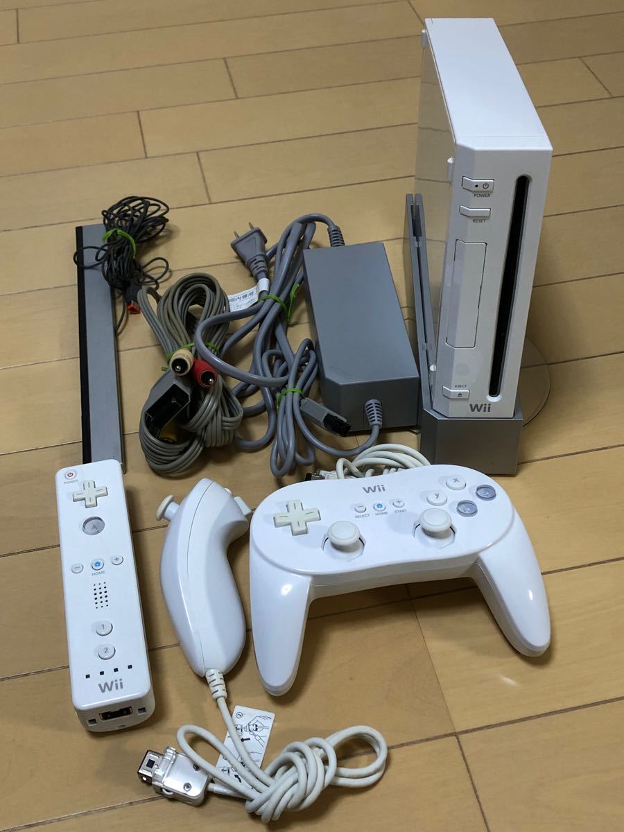 ニンテンドー Wii 白　クラシックコントローラーPROとおまけソフト付　動作確認済