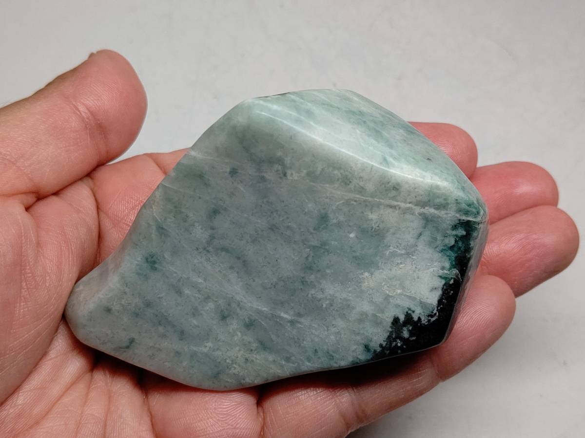 淡青緑】 ☆230g☆ (白) 翡翠 原石 ヒスイ 鉱物 鑑賞石 糸魚川 水石