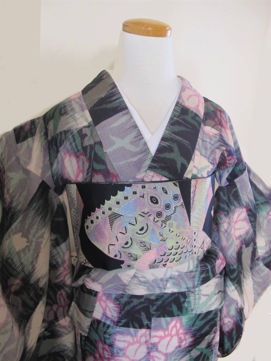 ...... antique single . silk crepe . kimono 