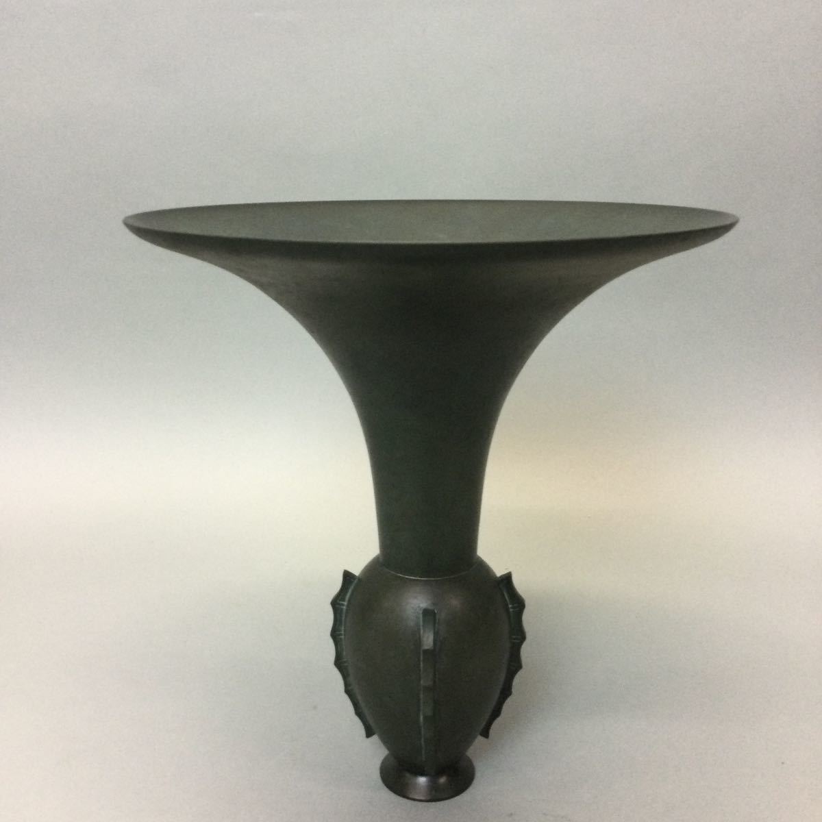 ホットセール いけばな 池坊 立華瓶 8寸ヒレ耳 黒青銅色 唐金製 ボルト穴付きモデル 花器 Labelians Fr ホットセール いけばな 池坊 立華瓶 8寸ヒレ耳 黒青銅色 唐金製 ボルト穴付きモデル 花器 Labelians Fr