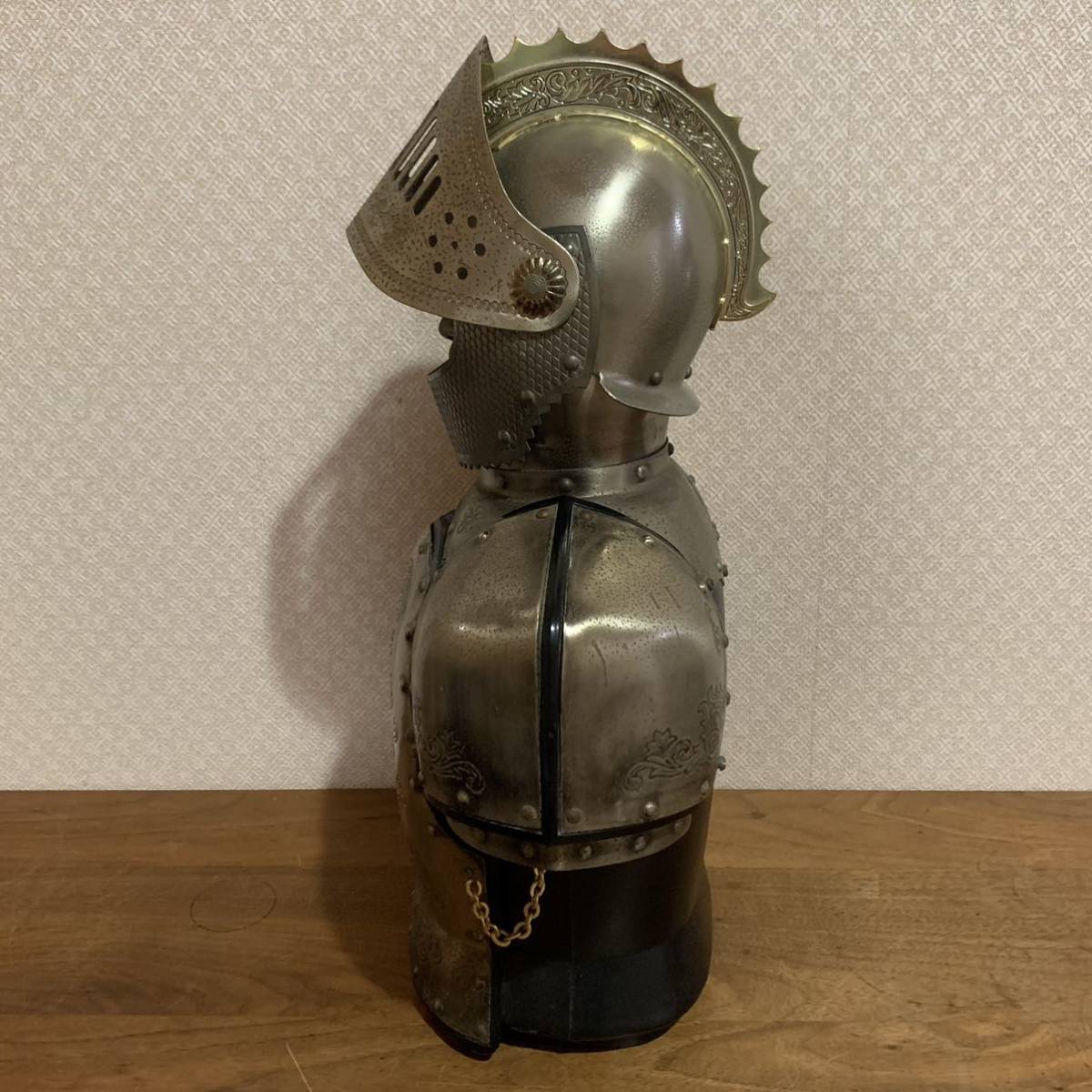 激レア ニッカウイスキー NIKKA 甲冑 西洋騎士 鎧 ボトルケース 激レア ニッカウイスキー NIKKA 甲冑 西洋騎士 鎧 ボトルケース