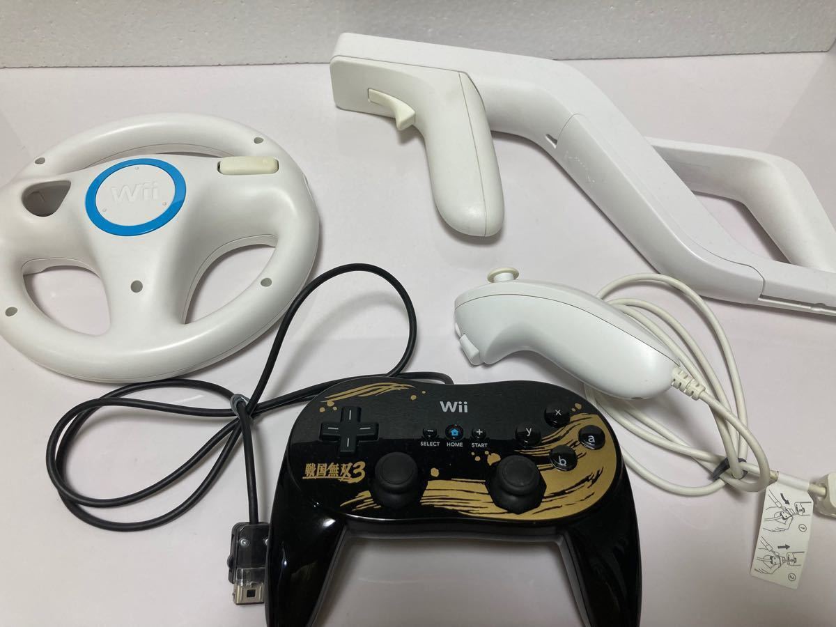 【任天堂】 Wii 本体　ソフト8本プラスおまけ1本　ザッパー　ヌンチャク　ハンドル　セット　動作確認済